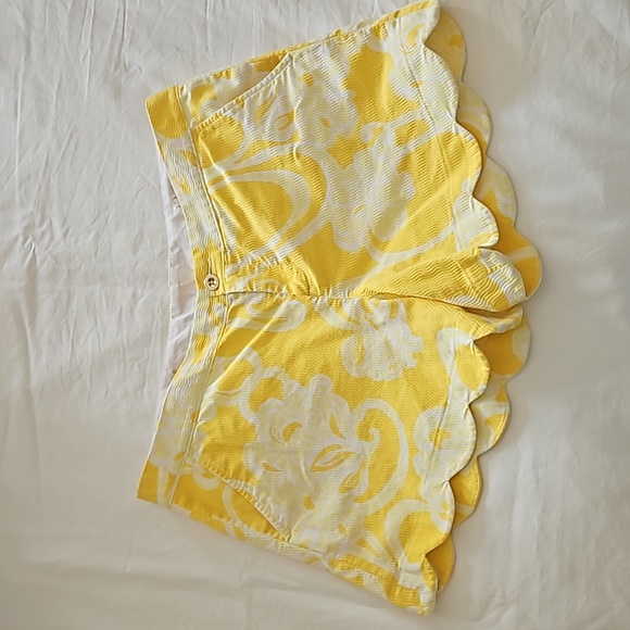 Lilly Pulitzer Buttercup Shorts - Picture 3 of 8